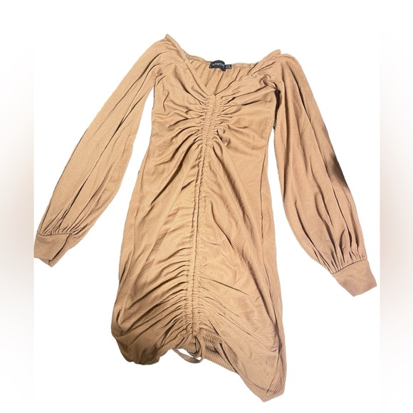 PrettyLittleThing Dresses & Skirts - Off the shoulder, scrunched bodycon dress